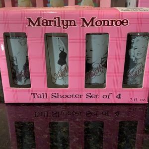 New in box Marilyn Monroe Tall Shooter Glass Set